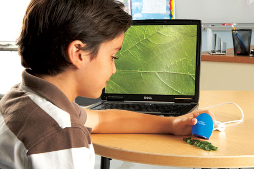 Zoomy Handheld Digital Microscope