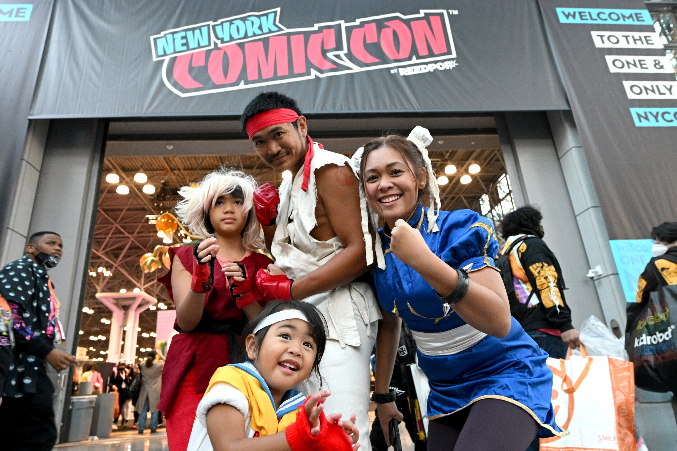 Costumeclad fans hit LA Convention Center for Anime Expo