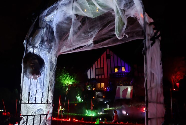 Ridgewood Halloween House NJ Family