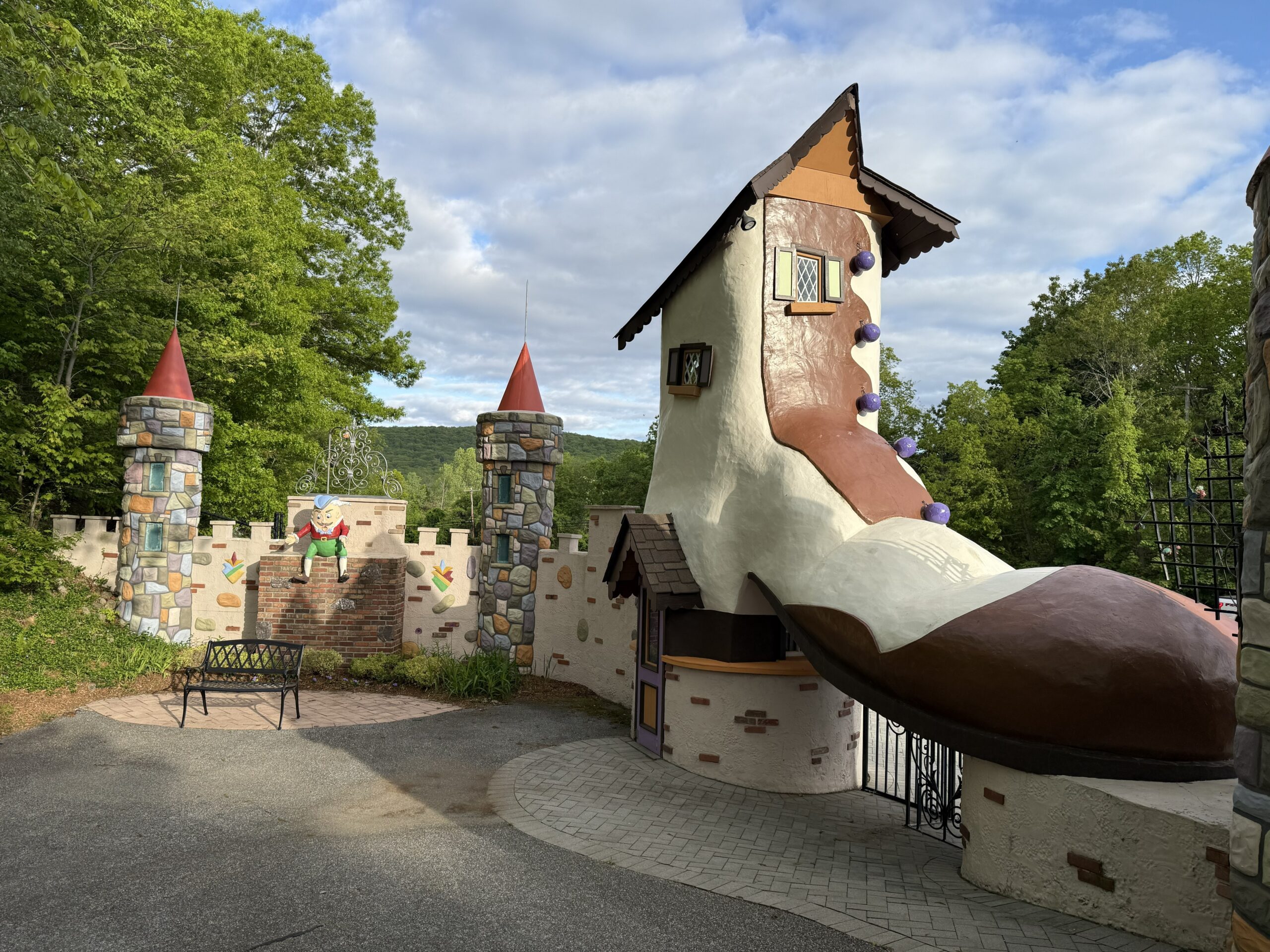 Shoe-and-Humpty-Entrance-